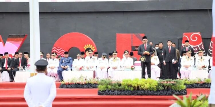 Mendagri Tito Karnavian saat membuka peringatan Hari Otonomi Daerah (Otda) XXVII di Anjungan Pantai Losari, Kota Makassar, Sulawesi Selatan, Sabtu (29/4/2023). (MASAPNEWS/ANT/HO-Pemkot Makassar)