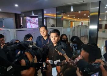 Tim kuasa hukum korban penipuan penjualan tiket konser Coldplay memberikan keterangan kepada wartawan di Bareskrim Polri, Jakarta, Selasa (23/5/2023). (ANT)