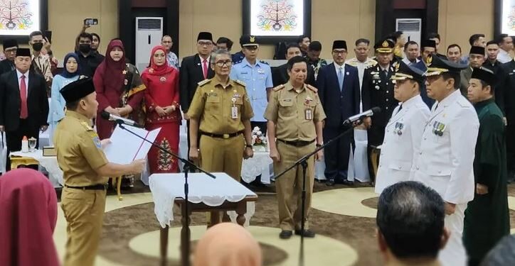 Pelantikan Penjabat Bupati Barito Selatan dan Kotawaringin Barat di Palangka Raya, Rabu, (24/5/2023). (ANT)