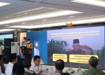 Wapres Ma'ruf Amin menyampaikan sambutan dalam acara Anugerah Adinata Syariah 2023 di Jakarta, Jumat (26/5/2023). (ANT)