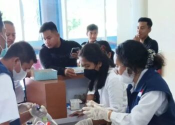 Tim Loka POM Manggarai Barat lakukan pemeriksaan makanan Presiden Joko Widodo di Bandara Komodo Labuan Bajo beberapa waktu lalu. (MASAPNEWS/ANT/HO-Loka POM Manggarai Barat)