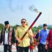 Ketua MPR RI Bambang Soesatyo usai menyalakan Obor Pattimura dalam upacara HUT ke-206 Pahlawan Nasional Pattimura di Taman Makam Pahlawan Kalibata, Jakarta, Rabu (17/5/23). (MASAPNEWS/ANT/HO-Humas MPR RI)