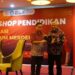 Anggota Komisi X DPR Sofyan Tan bersama Pelaksana Tugas (Plt) Kepala Pusat Kurikulum dan Pembelajaran Kemendikbudristek Zulfikri M.Ed pada acara sosialisasi Kurikulum Merdeka di Medan (MASAPNEWS/ANT)