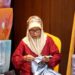 Seorang perajin menyulam kain Karawo pada deklarasi pembentukan kabupaten/kota kreatif (Kata Kreatif) di Kantor Perwakilan Bank Indonesia Provinsi Gorontalo, Kota Gorontalo, Gorontalo. (MASAPNEWS/ANT)