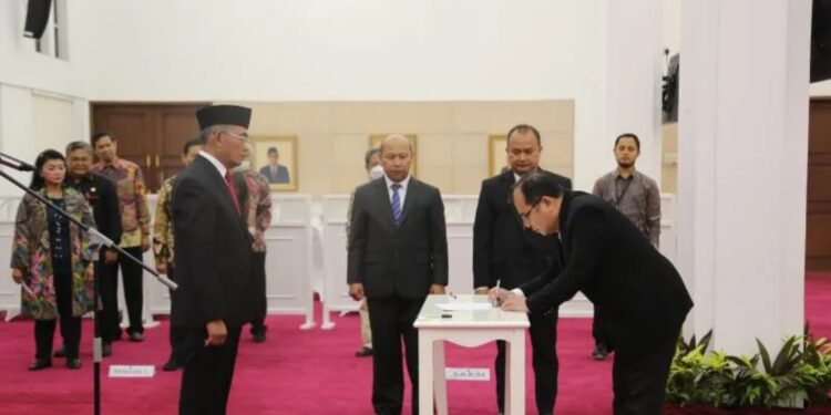 Menko PMK Muhadjir Effendy melantik pejabat pimpinan tinggi madya di lingkungan Kemenko PMK. (MASAPNEWS/ANT/HO-Humas Kemenko PMK)