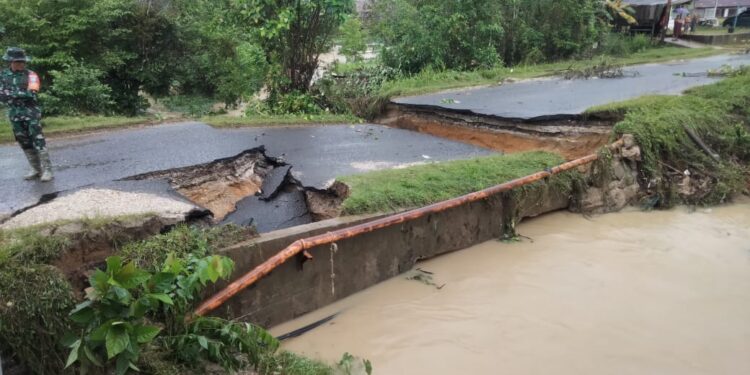 Kondisi Jalan Temanggung Panji Kelurahan Kuala Kurun Kecamatan Kurun Kabupaten Gunung Mas, Rabu (24/5/2023). (Foto : DPU Gunung Mas)
