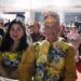 Bupati Gunung Mas, Jaya S Monong dan Ketua TP PKK kabupaten Mimie Mariatie Jaya S Monong saat menghadiri pembukaan FBIM di Palangka Raya, Senin (22/5/2023). (Foto : Diskominfosantik Kabupaten Gunung Mas)