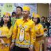 Bupati Gumas Jaya S Monong dan lainnya meninjau salah satu stan pameran pembangunan di Taman Kota Kuala Kurun, Sabtu (17/6/2023). (Foto : Diskominfosantik Gumas)