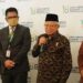 Wakil Presiden Ma'ruf Amin (kedua kanan) menyampaikan pernyataan kepada jurnalis didampingi Direktur Utama TVRI Iman Brotoseno (kedua kiri), Direktur Asia-Pacific Institute Broadcasting Development (AIBD) Philomena Gnanapragasam (kiri) dan Gubernur Bali I Wayan Koster seusai membuka Konferensi Tingkat Tinggi (KTT) Media se-Asia Pasifik ke-18 di Nusa Dua Bali, Selasa (23/05/2023). (MASAPNEWS/ANT)