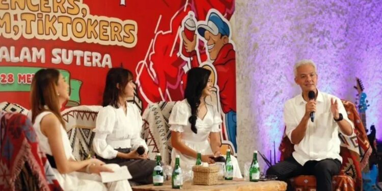 Ganjar Pranowo menjadi narasumber pada Talkshow Milenial With Gen Z and Milenials Influencers, Selebgram, TikTokers di Hey Beach Alam Sutera, Tangerang Selatan, Banten, Minggu (28/5/2023). (MASAPNEWS/ANT/HO-Tim Media Ganjar)
