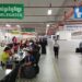 Atlet tengah menikmati makanan di dining hall atau ruang makan ASEAN Para Games 2023 di Sports Village Morodok Techo, Phnom Penh, Kamboja, Jumat (2/6/2023). (MASAPNEWS/ANT/HO-NPC Indonesia)