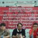 Ketua Umum Paguyuban Suporter Tim Nasional Indonesia (PSTI) Ignatius Indro (tengah) dalam acara konferensi pers di Universitas 17 Agustus Jakarta, Jakarta, Jumat, (9/6/2023). (MASAPNEWS/ANT)