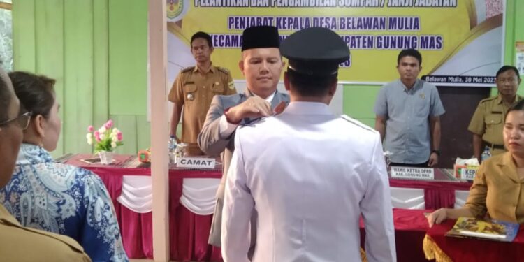 Suasana pelantikan. (Foto : DPMD Kabupaten Gunung Mas)