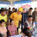 Bupati Gunung Mas Jaya S Monong melihat langsung pelaksanaan bakti sosial di salah satu kecamatan, baru-baru ini. (IST)