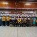 Pj Sekda Gunung Mas Richard berfoto bersama Ketua panitia diklat Aprianto dan calon anggota paskibraka serta lainnya usai pembukaan diklat dan pembinaan di Kuala Kurun, Kamis (3/8/2023).
