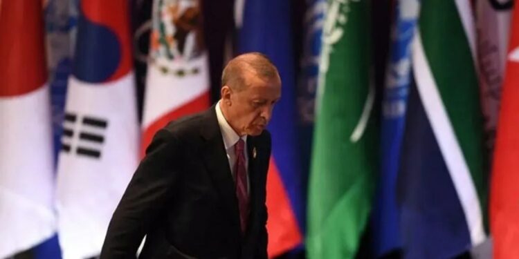 Arsip foto - Presiden Turki Recep Tayyip Erdogan berjalan saat sesi Partnership for Global Insfrastucture and Investment dalam rangkaian KTT G20 di Nusa Dua, Kabupaten Badung, Bali, Selasa (15/11/2022). (MASAPNEWS/ANT)