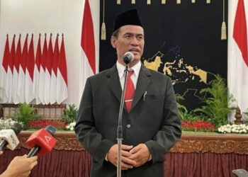 Menteri Pertanian (Mentan) RI Andi Amran Sulaiman saat menyampaikan keterangan kepada wartawan di Istana Merdeka Jakarta, usai agenda pelantikan jabatan, Rabu (25/10/2023). (MASAPNEWS/ANT)