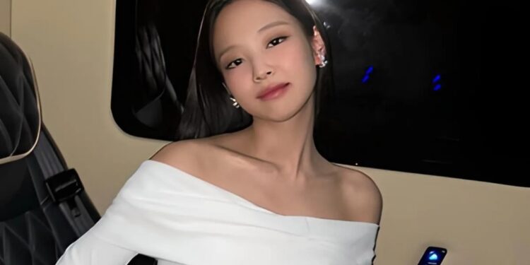 Solois dan anggota dari grup idola BLACKPINK, Jennie Kim. (MASAPNEWS/ANT/Instagram.com @jennierubyjane)
