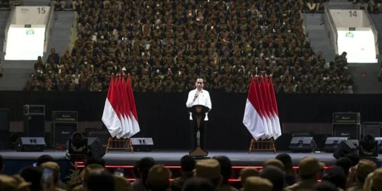 Presiden Joko Widodo memberikan arahan pada rapat konsolidasi nasional kesiapan Pemilu 2024 di Istora Senayan, Jakarta, Sabtu (30/12/2023). Jelang 45 hari penyelenggaran Pemilu 2024 KPU menggelar konsolidasi nasional yang diikuti anggota dan ketua KPU daerah se-Indonesia dalam rangka kesiapan penyelenggaraan Pemilu. (MASAPNEWS/ANT)