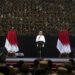 Presiden Joko Widodo memberikan arahan pada rapat konsolidasi nasional kesiapan Pemilu 2024 di Istora Senayan, Jakarta, Sabtu (30/12/2023). Jelang 45 hari penyelenggaran Pemilu 2024 KPU menggelar konsolidasi nasional yang diikuti anggota dan ketua KPU daerah se-Indonesia dalam rangka kesiapan penyelenggaraan Pemilu. (MASAPNEWS/ANT)
