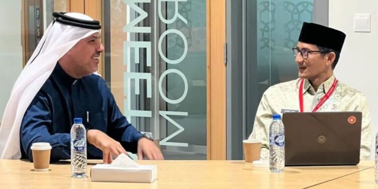Menparekraf Sandiaga Uno bertemu dengan Ketua Tim Kewirausahawan dan Pendidik Uni Emirat Arab Adil Alzarooni di Dubai, UEA. (MASAPNEWS/ANT/HO-Kemenparekraf)