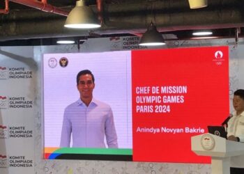 Ketua Umum National Olympic Indonesia (NOC) Raja Sapta Oktohari saat mengumkan Anindya Novyan Bakrie sebagai Chef de Mission (CdM) kontingen Indonesia di Olimpiade 2024 Paris, Prancis, pada jumpa pers bertajuk “Menjaga Merah Putih” di gedung NOC, Jakarta, Jumat (5/1/2024). (MASAPNEWS/ANT)