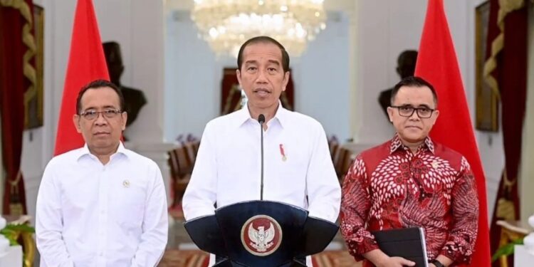 Presiden Joko Widodo memberikan keterangan terkait penerimaan Calon ASN, di Istana Kepresidenan Jakarta, Jumat (5/1/2024). (MASAPNEWS/ANT/HO-BPMI Setpres)