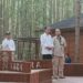 Presiden Jokowi saat berada di Miniatur Hunian Hutan Tropis sebagai sektor pembangunan ruang hijau berlokasi di Glamping Kota Nusantara di Kecamatan Sepaku, Kabupaten Penajam Paser Utara, Provinsi Kalimantan Timur, pada kunjungan 20-21 Desember 2023 (MASAPNEWS/ANT)