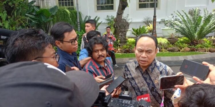 Menkominfo Budi Arie saat memberikan keterangan di Istana Kepresidenan, Jakarta, Jumat (5/1/2024). (MASAPNEWS/ANT)