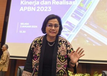 Menteri Keuangan Sri Mulyani bersiap memberikan keterangan kepada media hasil Kinerja dan Realisasi Anggaran Pendapatan dan Belanja Negara (APBN) 2023 di Kantor Kementerian Keuangan, Jakarta, Selasa (2/1/2024). (MASAPNEWS/ANT)