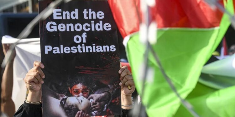 Ilustrasi - Pengunjuk rasa melakukan aksi solidaritas untuk Palestina di depan Kedutaan Besar Amerika Serikat, Jakarta, Minggu (17/12/2023). (MASAPNEWS/ANT)