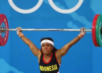 Arsip foto - Atlet angkat berat Papua Lisa Rumbewas saat tampil di ajang Olimpiade. ANTARA/HO-reprensi pihak ketiga/pri. (MASAPNEWS/ANT/HO-reprensi pihak ketiga)