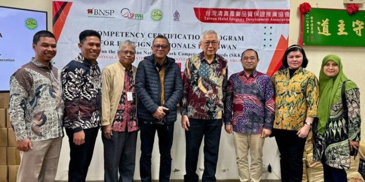Ketua BNSP Syamsi Hari menghadiri penandatanganan nota kesepahaman LSP PPHI dengan THIDA di kantor THIDA, Taipei, Taiwan, Jumat (1/3/2024). (MASAPNEWS/ANT/HO-BNSP)