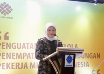 Menaker Ida Fauziyah saat membuka Rapat Penguatan Tata Kelola Penempatan dan Pelindungan Pekerja Migran Indonesia di Jakarta, Senin (4/3). (MASAPNEWS/ANT/HO-Kemnaker)