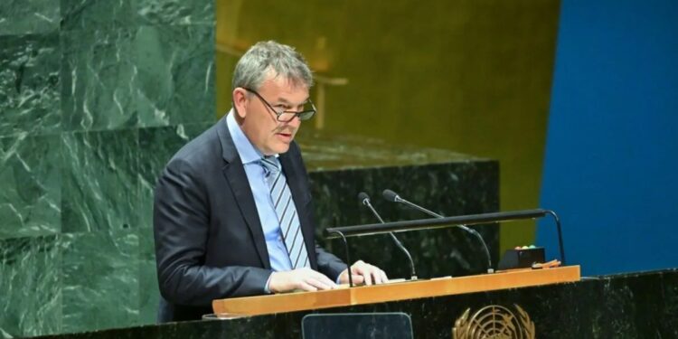 Philippe Lazzarini, Komisaris Jenderal Badan Bantuan dan Pekerjaan PBB (UNRWA) untuk Pengungsi Palestina di Timur Dekat, memberikan penjelasan singkat pada pertemuan informal Majelis Umum mengenai UNRWA di markas besar PBB di New York, pada 4 Maret 2024. (MASAPNEWS/ANT)