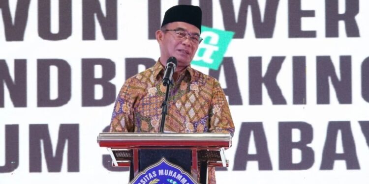Menko PMK Muhadjir Effendy saat menghadiri peresmian gedung At Ta’awun Tower di Universitas Muhammadiyah Surabaya, Sabtu (9/3/2024). (MASAPNEWS/ANT)