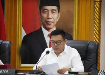Irjen Kementerian Dalam Negeri Tomsi Tohir saat memimpin Rapat Koordinasi Pengendalian Inflasi pada minggu pertama bulan Ramadhan 2024 di Kantor Pusat Kemendagri, Jakarta, Rabu (13/3/2024). (MASAPNEWS/ANT/HO-Puspen Kementerian Dalam Negeri)