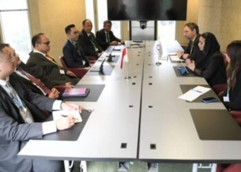 Menteri Komunikasi dan Informatika Budi Arie Setiadi (baris ketiga sebelah kiri) saat menghadiri pertemuan bilateral dengan Digital Cooperation Organization (DCO) di Jenewa, Swiss, Senin (27/5/2024) (MASAPNEWS/ANT/HO-Kemenkominfo)