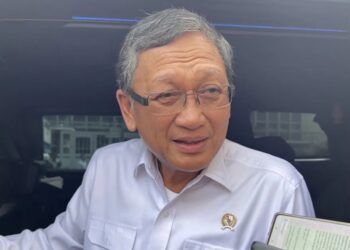 Menteri Energi dan Sumber Daya Mineral (ESDM) Arifin Tasrif memberi keterangan ketika ditemui di Kantor Kementerian ESDM di Jakarta, Selasa (4/6/2024). (MASAPNEWS/ANT)