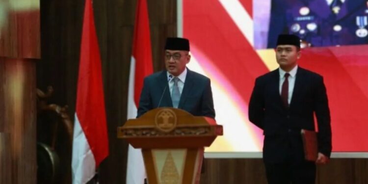 Direktur Jenderal Administrasi Hukum Umum Kemenkumham Cahyo Rahadian Muzhar saat melantik penerjemah tersumpah di Jakarta, Kamis (6/6/2024). (MASAPNEWS/ANT/HO-Ditjen AHU Kemenkumham)