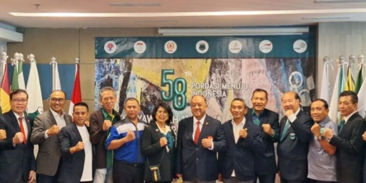 Para pengurus PP Pordasi berfoto bersama dalam acara Musyawarah Nasional Luar Biasa (Munaslub) yang berlangsung di Jakarta, Sabtu (8/6/2024). (MASAPNEWS/ANT)