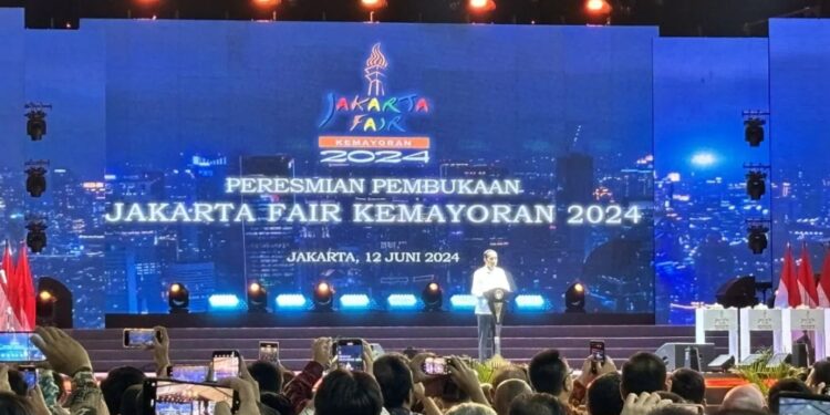 Presiden Joko Widodo (Jokowi) meresmikan Pembukaan Jakarta Fair 2024, di Jakarta International Expo, Kemayoran, Rabu (12/6/2024) malam. (MASAPNEWS/ANT)