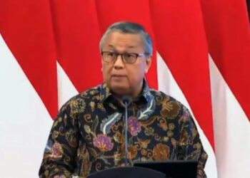 Gubernur Bank Indonesia Perry Warjiyo menyampaikan sambutannya dalam Rapat Koordinasi Nasional Pengendalian Inflasi 2024 di Istana Negara, Jakarta, Jumat (14/6/2024). (MASAPNEWS/ANT)