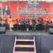 Pj Bupati Gumas Herson B Aden dan lainnya memukul katambung tanda dimulainya FBMM 2024 di Kuala Kurun, Minggu (16/6/2024). (Foto : Diskominfosantik Gumas)