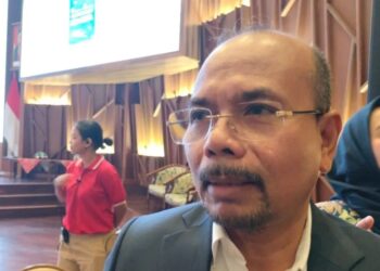Mantan Menteri Perencanaan Pembangunan Nasional/Kepala Badan Perencanaan Pembangunan Nasional Andrinof Chaniago menyampaikan keterangan kepada awak media di Jakarta, Rabu (14/8/2024). (MASAPNEWS/ANT)