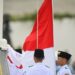 Sejumlah anggota Paskibraka 2024 mengibarkan duplikat Bendera Pusaka untuk dikibarkan dalam upacara Peringatan Detik-detik Proklamasi Kemerdekaan Republik Indonesia (RI) di lapangan upacara Istana Negara Ibu Kota Nusantara (IKN), Penajam Paser Utara, Kalimantan Timur, Sabtu (17/8/2024). Upacara dalam rangka hari ulang tahun (HUT) ke-79 RI tersebut mengusung tema Nusantara Baru Indonesia Maju. (MASAPNEWS/ANT)