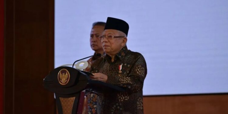 Wakil Presiden (Wapres) Ma'ruf Amin memberi sambutan pada peringatan Hari Konstitusi dan HUT Ke-79 MPR RI di Gedung Nusantara MPR/DPR/DPD RI, Senayan, Jakarta, Minggu (18/8/2024). (MASAPNEWS/ANT/Biro Pers Sekretariat Wapres)