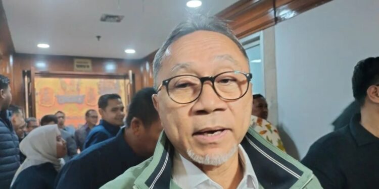 Menteri Perdagangan (Mendag) Zulkifli Hasan menyampaikan keterangan kepada awak media di Kompleks DPR RI, Jakarta, Rabu (4/9/2024). (MASAPNEWS/ANT)