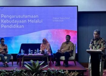 Direktur Jenderal Kebudayaan Kemendikbudristek Hilmar Farid saat memberikan keterangan di Kota Bandung, Jawa Barat, Sabtu (7/9/2024). (MASAPNEWS/ANT)