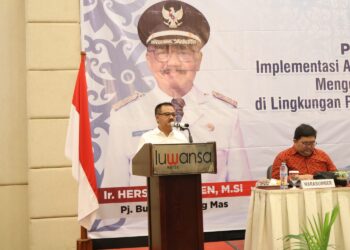 Pj Bupati Gumas Herson B Aden saat membuka kegiatan. (Foto : Diskominfosantik Gumas)